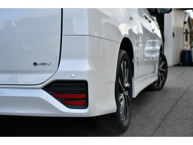 ヴォクシー ハイブリッドS-Z カイテキベンリPKG プロジェクター式LED デジタルインナーミラー ハンズフリーデュアルパワースライドドア 前席後席シートヒーター パワーバックドア ユニバーサルステップ トヨタチームメート(5枚目)