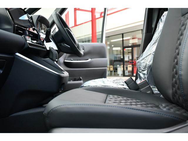 ヴォクシー ハイブリッドS-Z カイテキベンリPKG プロジェクター式LED デジタルインナーミラー ハンズフリーデュアルパワースライドドア 前席後席シートヒーター パワーバックドア ユニバーサルステップ トヨタチームメート(19枚目)