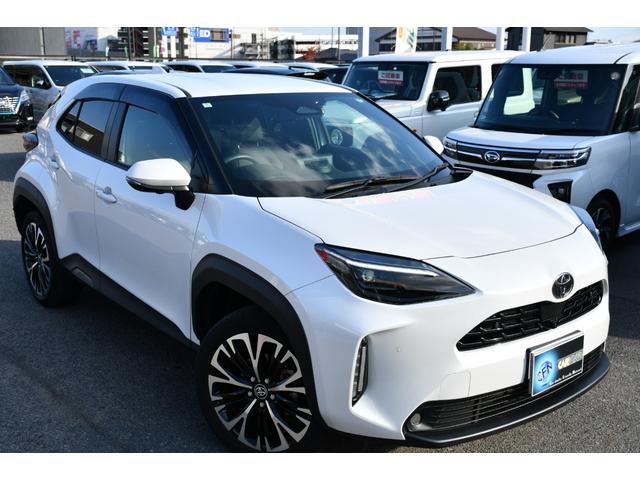 ヤリスクロス ハイブリッドＺ　純正ナビ　パノラミックビューモニター　パワーバックドア　３６０度前後ドライブレコーダー　ハンドルヒーター　シートヒーター　ブラインドスポットモニター　フルセグテレビ　ＨＤＭＩ入力（4枚目）