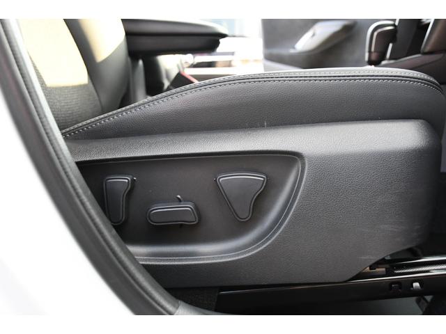 ヤリスクロス ハイブリッドＺ　純正ナビ　パノラミックビューモニター　パワーバックドア　３６０度前後ドライブレコーダー　ハンドルヒーター　シートヒーター　ブラインドスポットモニター　フルセグテレビ　ＨＤＭＩ入力（12枚目）