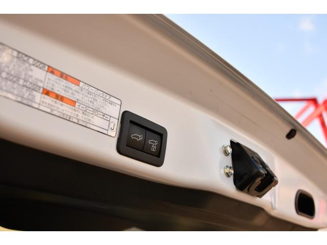 ヤリスクロス ハイブリッドＺ　純正ナビ　パノラミックビューモニター　パワーバックドア　３６０度前後ドライブレコーダー　ハンドルヒーター　シートヒーター　ブラインドスポットモニター　フルセグテレビ　ＨＤＭＩ入力（19枚目）