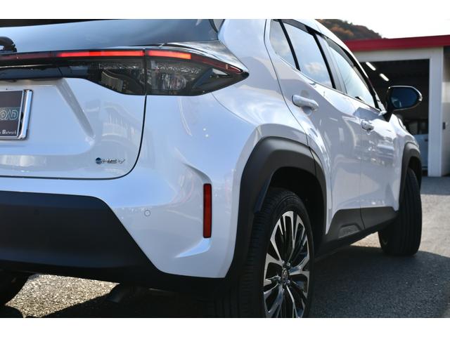 ヤリスクロス ハイブリッドＺ　純正ナビ　パノラミックビューモニター　パワーバックドア　３６０度前後ドライブレコーダー　ハンドルヒーター　シートヒーター　ブラインドスポットモニター　フルセグテレビ　ＨＤＭＩ入力（26枚目）