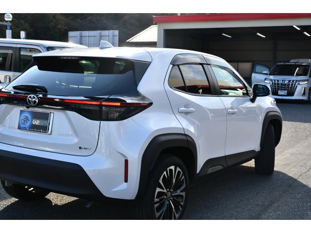 ヤリスクロス ハイブリッドＺ　純正ナビ　パノラミックビューモニター　パワーバックドア　３６０度前後ドライブレコーダー　ハンドルヒーター　シートヒーター　ブラインドスポットモニター　フルセグテレビ　ＨＤＭＩ入力（32枚目）