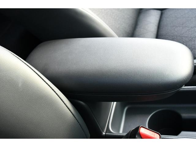 ヤリスクロス ハイブリッドＺ　純正ナビ　パノラミックビューモニター　パワーバックドア　３６０度前後ドライブレコーダー　ハンドルヒーター　シートヒーター　ブラインドスポットモニター　フルセグテレビ　ＨＤＭＩ入力（61枚目）