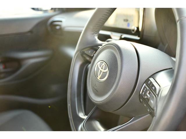 ヤリスクロス ハイブリッドＺ　純正ナビ　パノラミックビューモニター　パワーバックドア　３６０度前後ドライブレコーダー　ハンドルヒーター　シートヒーター　ブラインドスポットモニター　フルセグテレビ　ＨＤＭＩ入力（69枚目）