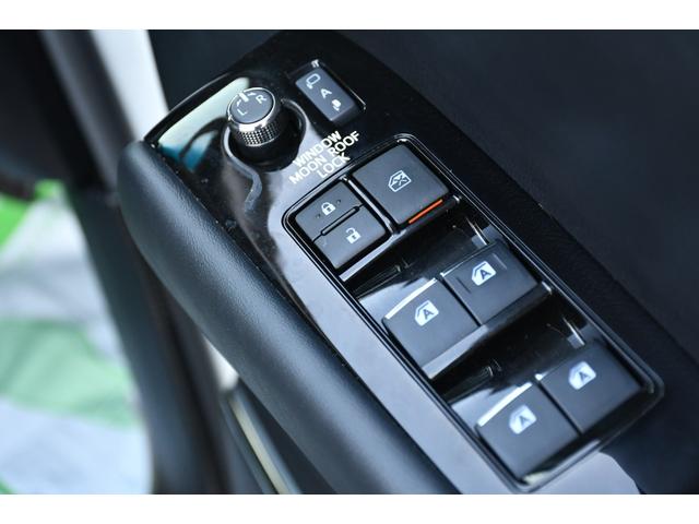 アルファード ２．５Ｓ　Ｃパッケージ　１オーナ・ＪＢＬサウンド／ナビ／フルセグ・ＣＤ／ＤＶＤ・後席モニター・パノラミックビューモニター・デジタルインナーミラー・ＢＳＭ・ダブルサンルーフ・モデリスタエアロ＆マフラー・置くだけ充電・ドラレコ（21枚目）