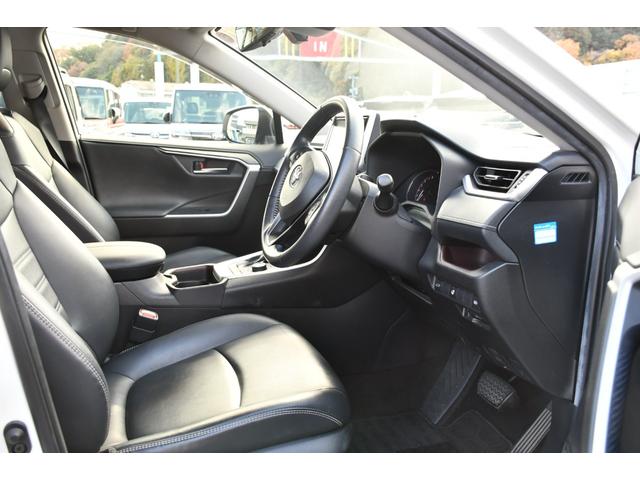 RAV4 G Zパッケージ 純正9インチナビ/フルセグ/CD/DVD・バックカメラ・合成皮革シート・シートヒータ・LEDヘッドライト・トヨタセーフティーセンス・BSM・デジタルインナーミラー・ETC・19インチAW(22枚目)