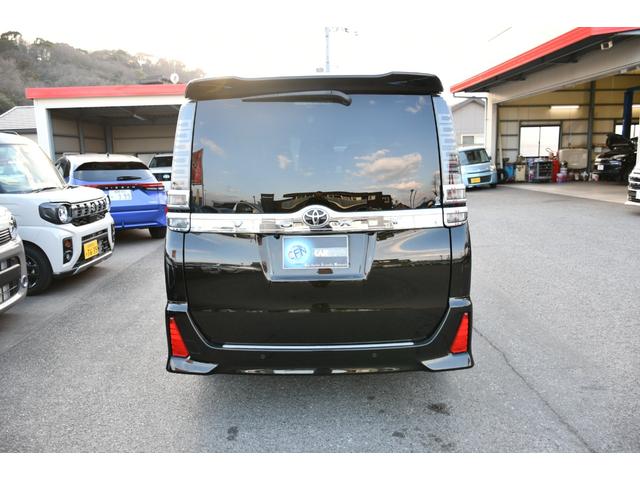 ヴォクシー ＺＳ　煌ＩＩＩ　イナズマスパーキングブラック・純正９インチナビ／フルセグ・１２インチ後席モニター・バックモニター・ハーフレザーシート・Ｗオートエアコン・両側パワースライドドア・ＬＥＤヘッドライト＆ＬＥＤＦＯＧ（9枚目）