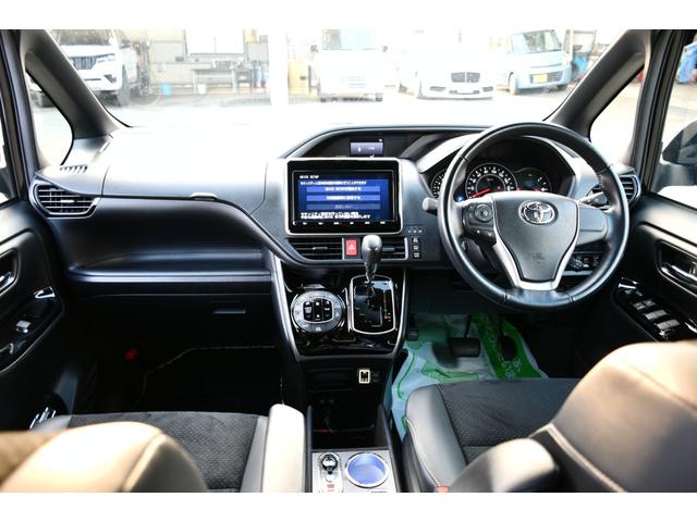 ヴォクシー ＺＳ　煌ＩＩＩ　イナズマスパーキングブラック・純正９インチナビ／フルセグ・１２インチ後席モニター・バックモニター・ハーフレザーシート・Ｗオートエアコン・両側パワースライドドア・ＬＥＤヘッドライト＆ＬＥＤＦＯＧ（22枚目）