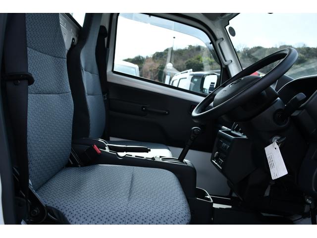 ＮＴ１００クリッパートラック ＤＸ　純正バイザー　フロアーマット　ＡＭ・ＦＭラジオ　パワーウィンドウ　キーレスキー　衝突被害軽減ブレーキ（対歩行者）／ペダル踏み間違い時加速抑制装置／車線逸脱警報／先進ライ　ロープフック（13枚目）