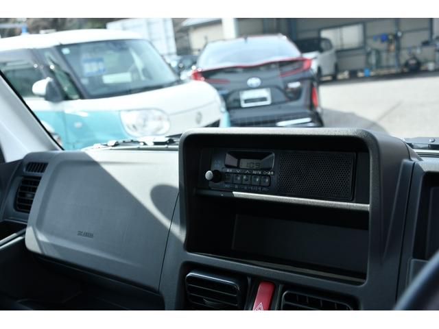 ＮＴ１００クリッパートラック ＤＸ　純正バイザー　フロアーマット　ＡＭ・ＦＭラジオ　パワーウィンドウ　キーレスキー　衝突被害軽減ブレーキ（対歩行者）／ペダル踏み間違い時加速抑制装置／車線逸脱警報／先進ライ　ロープフック（15枚目）