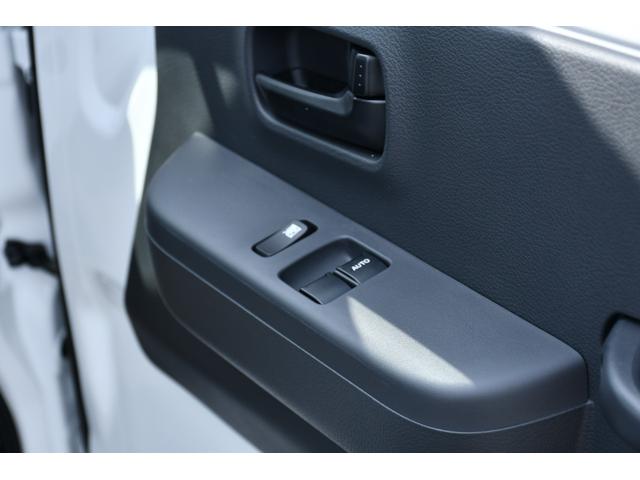 ＮＴ１００クリッパートラック ＤＸ　純正バイザー　フロアーマット　ＡＭ・ＦＭラジオ　パワーウィンドウ　キーレスキー　衝突被害軽減ブレーキ（対歩行者）／ペダル踏み間違い時加速抑制装置／車線逸脱警報／先進ライ　ロープフック（23枚目）