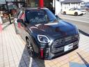 ＭＩＮＩ ジョンクーパーワークス　カントリーマンオール４ＪＣＷ　Ｌ・ＰＫＧ（ＪＣＷパホーマンスブレーキ・アクティブシート・電動シート・インテリアカメラ・Ｈａｒｍａｎ／ｋａｒｄｏｎスピーカーシステム）３６０°カメラ・パワーバックドア・ヘッドアップディスプレイ（3枚目）