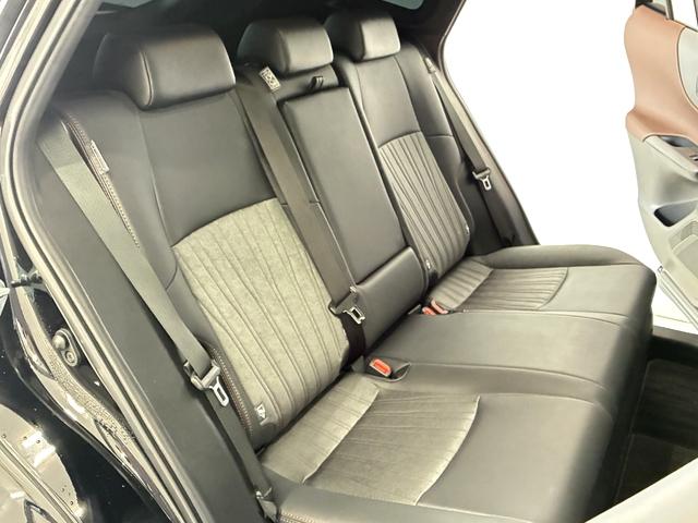 ハリアーハイブリッド Ｚ　１２．３インチＳＤナビ　ＪＢＬ　トヨタセーフティセンス　パノラミックビューモニター　デジタルインナーミラー　ＥＴＣ２．０　ＬＥＤヘッドライト　ＢＳＭ　ＲＣＴＡ　クリアランスソナー　ＨＵＤ　純正１９ＡＷ（12枚目）