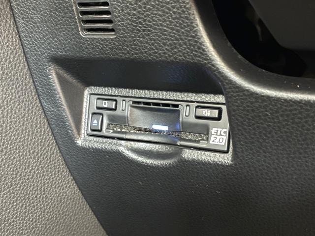 ヴォクシー Ｓ－Ｚ　１オーナー　Ｍｏｐ１０．５インチディスプレイオーディオ　フルセグ　Ｍｏｐアドバンスパーク　ＭｏｐＥＴＣ２．０　Ｍｏｐユニバーサルステップ　Ｍｏｐパノラミックビュー　ＭｏｐＢＳＭ　両側Ｐスライドドア（17枚目）