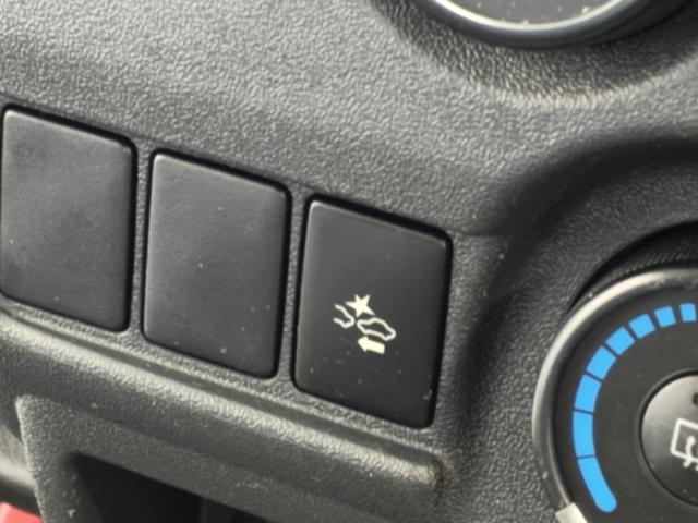 ハイエースバン DX GLパッケージ 3(6)人乗 純正SDナビ フルセグ(走行中可) CD/DVD Bluetooth可 セーフティセンス バックカメラ 純正フロアマット(ラバータイプ) ETC LEDヘッドライト 両側スライドドア(12枚目)