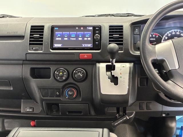 ハイエースバン DX GLパッケージ 3(6)人乗 純正SDナビ フルセグ(走行中可) CD/DVD Bluetooth可 セーフティセンス バックカメラ 純正フロアマット(ラバータイプ) ETC LEDヘッドライト 両側スライドドア(17枚目)