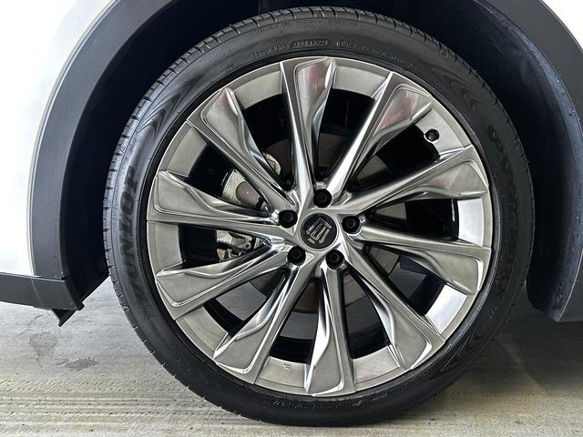 クラウンクロスオーバー Ｇアドバンスド・レザーパッケージ　１オーナー　禁煙車　１２．３インチディスプレイオーディオ　黒革シート　Ｍｏｐデジタルインナーミラー　パノラミックビュー　ＢＳＭ　おくだけ充電　４眼ＬＥＤヘッドライト　アクセサリーコンセント（10枚目）