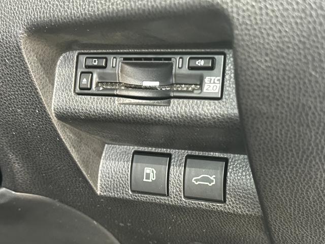 クラウンクロスオーバー Ｇアドバンスド・レザーパッケージ　１オーナー　禁煙車　１２．３インチディスプレイオーディオ　黒革シート　Ｍｏｐデジタルインナーミラー　パノラミックビュー　ＢＳＭ　おくだけ充電　４眼ＬＥＤヘッドライト　アクセサリーコンセント（15枚目）