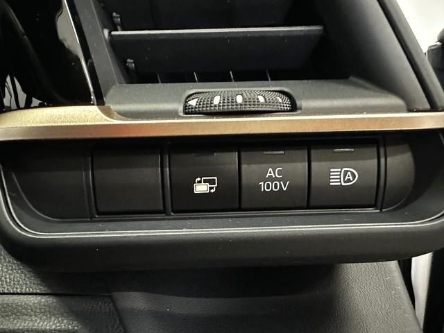 クラウンクロスオーバー Ｇアドバンスド・レザーパッケージ　１オーナー　禁煙車　１２．３インチディスプレイオーディオ　黒革シート　Ｍｏｐデジタルインナーミラー　パノラミックビュー　ＢＳＭ　おくだけ充電　４眼ＬＥＤヘッドライト　アクセサリーコンセント（17枚目）