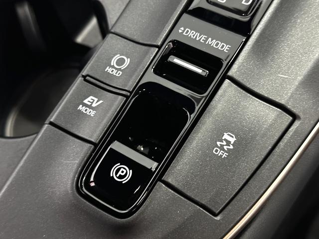 クラウンクロスオーバー Ｇアドバンスド・レザーパッケージ　１オーナー　禁煙車　１２．３インチディスプレイオーディオ　黒革シート　Ｍｏｐデジタルインナーミラー　パノラミックビュー　ＢＳＭ　おくだけ充電　４眼ＬＥＤヘッドライト　アクセサリーコンセント（21枚目）