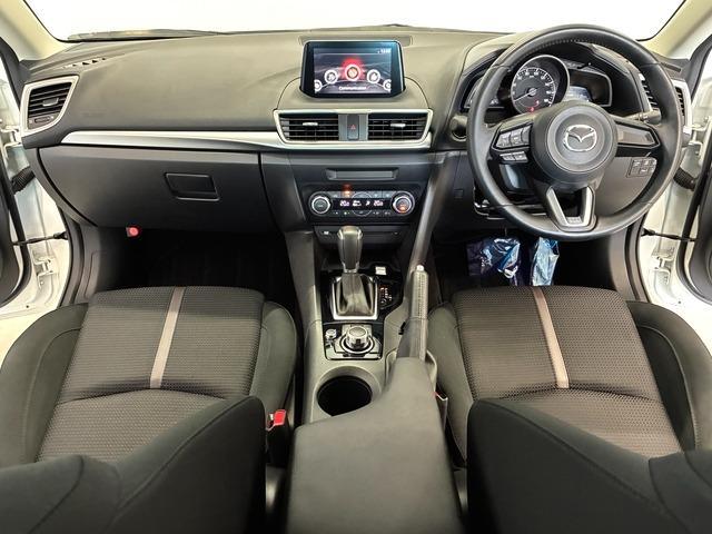 アクセラ １５Ｓ　１オーナー　禁煙車　Ｍｏｐ全方位モニター　Ｍｏｐ前後コーナーセンサー　スマートブレーキサポート　ＥＴＣ　純正ナビ　フルセグ　ＭｏｐＣＤ／ＤＶＤプレイヤー＋フルセグ（3枚目）