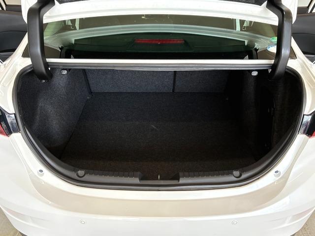 アクセラ １５Ｓ　１オーナー　禁煙車　Ｍｏｐ全方位モニター　Ｍｏｐ前後コーナーセンサー　スマートブレーキサポート　ＥＴＣ　純正ナビ　フルセグ　ＭｏｐＣＤ／ＤＶＤプレイヤー＋フルセグ（11枚目）