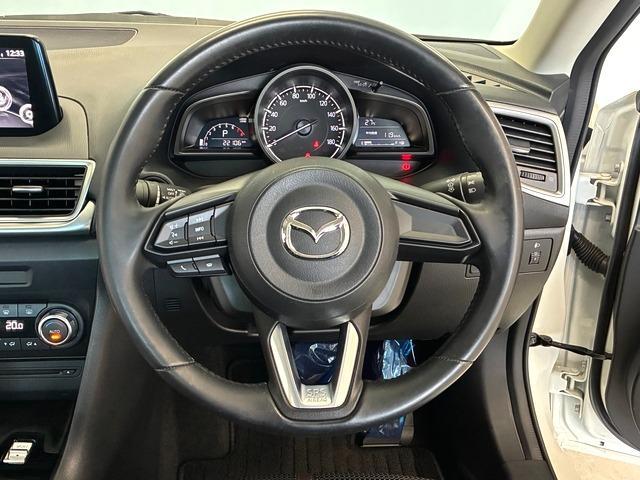 アクセラ １５Ｓ　１オーナー　禁煙車　Ｍｏｐ全方位モニター　Ｍｏｐ前後コーナーセンサー　スマートブレーキサポート　ＥＴＣ　純正ナビ　フルセグ　ＭｏｐＣＤ／ＤＶＤプレイヤー＋フルセグ（18枚目）