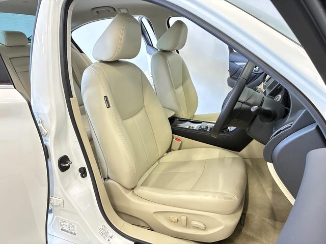 スカイライン ２００ＧＴ－ｔタイプＰ　１オーナー／禁煙車　純正ナビ　フルセグ　アラウンドビューモニター　ＥＴＣ　ベージュレザーシート　前席シートヒーター　ドライブレコーダー　エマブレ　パワーシート（9枚目）