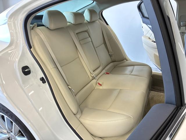 スカイライン ２００ＧＴ－ｔタイプＰ　１オーナー／禁煙車　純正ナビ　フルセグ　アラウンドビューモニター　ＥＴＣ　ベージュレザーシート　前席シートヒーター　ドライブレコーダー　エマブレ　パワーシート（10枚目）