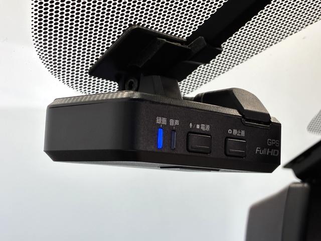 スカイライン ２００ＧＴ－ｔタイプＰ　１オーナー／禁煙車　純正ナビ　フルセグ　アラウンドビューモニター　ＥＴＣ　ベージュレザーシート　前席シートヒーター　ドライブレコーダー　エマブレ　パワーシート（12枚目）