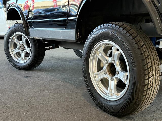 ジムニー HC 全塗装済み V-JA11V改 5MT ターボ 4WD リフトアップ オーバーフェンダー 社外マフラー タニグチリアシートスライドレール MOMOステアリング 社外アルミ 社外足回り 社外シート ETC(11枚目)