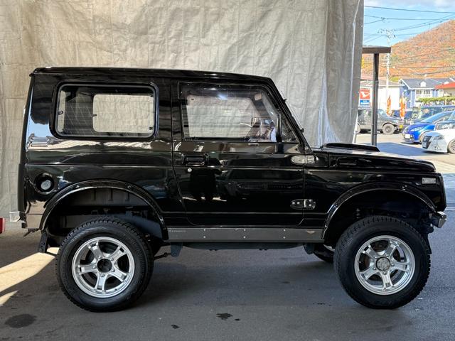 ジムニー HC 全塗装済み V-JA11V改 5MT ターボ 4WD リフトアップ オーバーフェンダー 社外マフラー タニグチリアシートスライドレール MOMOステアリング 社外アルミ 社外足回り 社外シート ETC(16枚目)