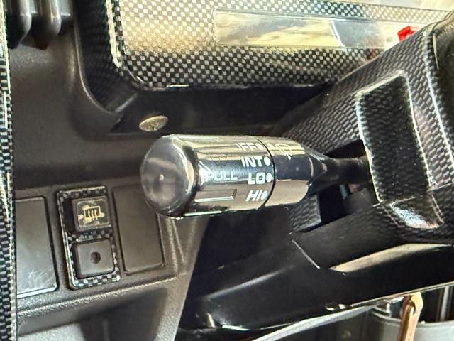 ジムニー HC 全塗装済み V-JA11V改 5MT ターボ 4WD リフトアップ オーバーフェンダー 社外マフラー タニグチリアシートスライドレール MOMOステアリング 社外アルミ 社外足回り 社外シート ETC(19枚目)