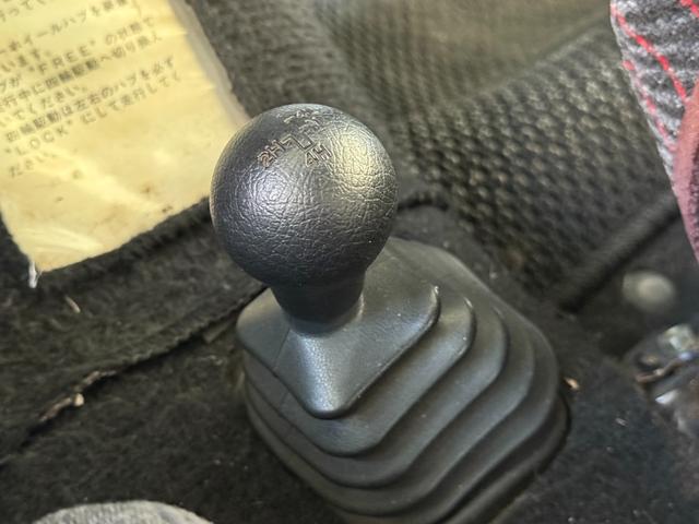 ジムニー HC 全塗装済み V-JA11V改 5MT ターボ 4WD リフトアップ オーバーフェンダー 社外マフラー タニグチリアシートスライドレール MOMOステアリング 社外アルミ 社外足回り 社外シート ETC(24枚目)