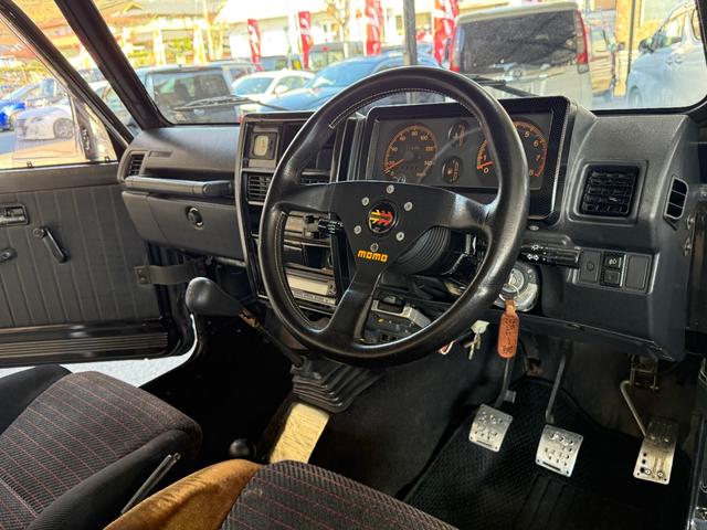 ジムニー HC 全塗装済み V-JA11V改 5MT ターボ 4WD リフトアップ オーバーフェンダー 社外マフラー タニグチリアシートスライドレール MOMOステアリング 社外アルミ 社外足回り 社外シート ETC(40枚目)