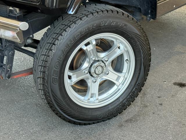 ジムニー HC 全塗装済み V-JA11V改 5MT ターボ 4WD リフトアップ オーバーフェンダー 社外マフラー タニグチリアシートスライドレール MOMOステアリング 社外アルミ 社外足回り 社外シート ETC(79枚目)