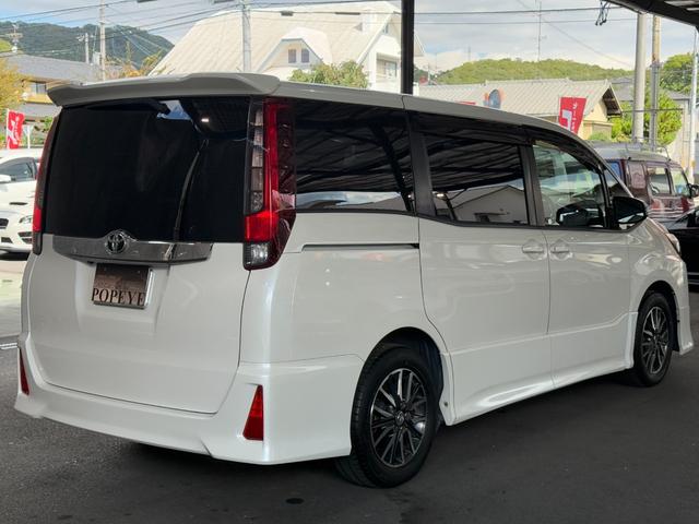 ノア Ｓｉ　７人乗　ＳＤナビ　両側電動スライドドア　フリップダウンモニター　バックカメラ　スマートキー　ＬＥＤヘッドライト　ＥＴＣ　純正１６インチアルミホイール　Ｂｌｕｅｔｏｏｔｈ接続　フルセグＴＶ（3枚目）