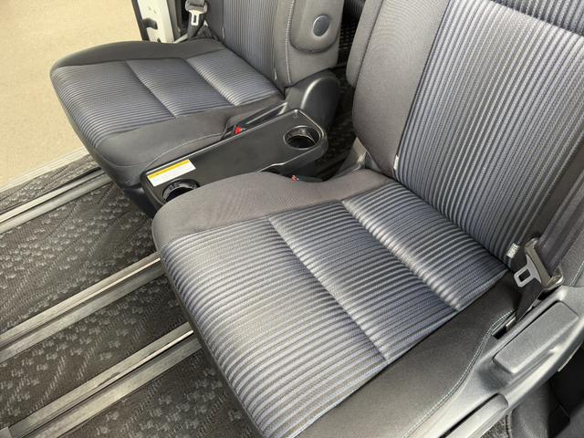 ノア Ｓｉ　７人乗　ＳＤナビ　両側電動スライドドア　フリップダウンモニター　バックカメラ　スマートキー　ＬＥＤヘッドライト　ＥＴＣ　純正１６インチアルミホイール　Ｂｌｕｅｔｏｏｔｈ接続　フルセグＴＶ（24枚目）