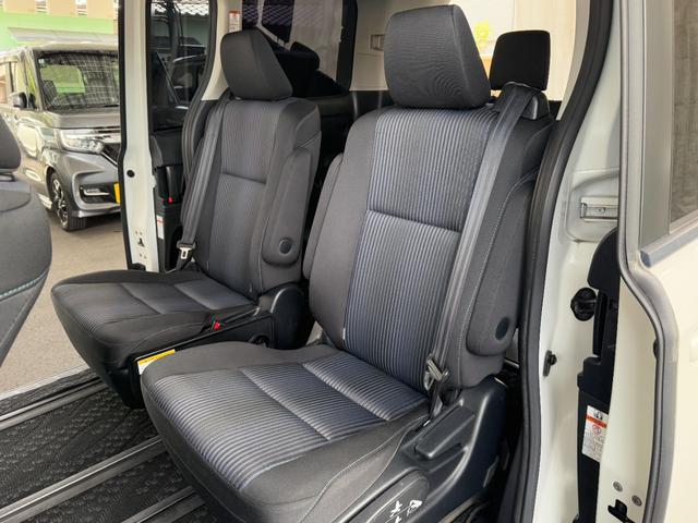 ノア Ｓｉ　７人乗　ＳＤナビ　両側電動スライドドア　フリップダウンモニター　バックカメラ　スマートキー　ＬＥＤヘッドライト　ＥＴＣ　純正１６インチアルミホイール　Ｂｌｕｅｔｏｏｔｈ接続　フルセグＴＶ（28枚目）