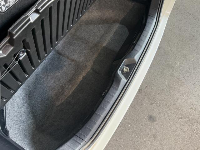 ノア Ｓｉ　７人乗　ＳＤナビ　両側電動スライドドア　フリップダウンモニター　バックカメラ　スマートキー　ＬＥＤヘッドライト　ＥＴＣ　純正１６インチアルミホイール　Ｂｌｕｅｔｏｏｔｈ接続　フルセグＴＶ（39枚目）