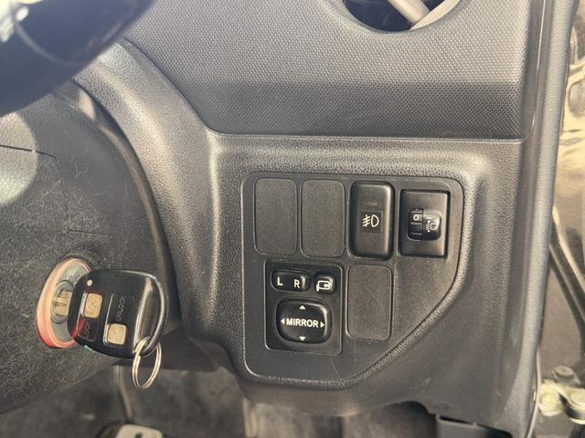 エッセ カスタム 5MT ワンオーナー HDDナビTV ETC キーレス(17枚目)