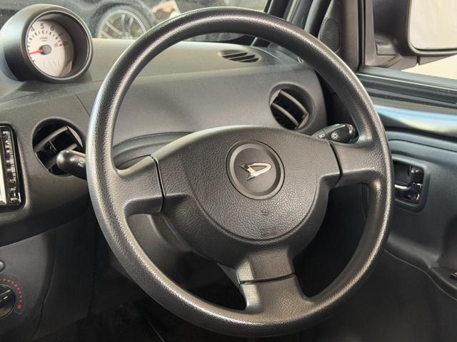 エッセ カスタム 5MT ワンオーナー HDDナビTV ETC キーレス(20枚目)