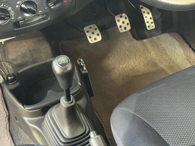 エッセ カスタム 5MT ワンオーナー HDDナビTV ETC キーレス(30枚目)