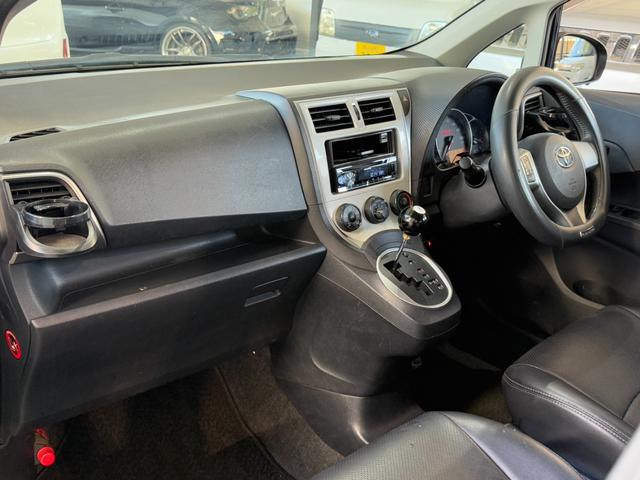 ラクティス レピス　黒革調シートカバー　ＣＤ　キーレス　エンジンスターター　電動格納ウインカーミラー　ＥＴＣ　タイミングチェーン式（12枚目）