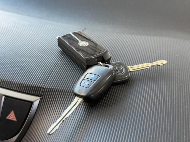 ラクティス レピス　黒革調シートカバー　ＣＤ　キーレス　エンジンスターター　電動格納ウインカーミラー　ＥＴＣ　タイミングチェーン式（18枚目）