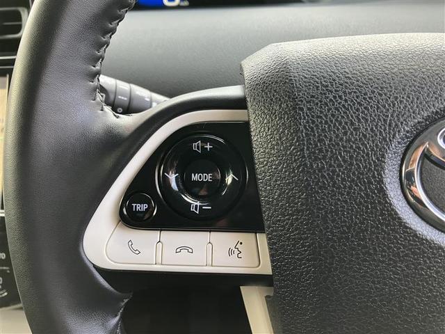 プリウス Ｓセーフティプラス　フルセグ　メモリーナビ　ＤＶＤ再生　バックカメラ　衝突被害軽減システム　ＥＴＣ　ＬＥＤヘッドランプ　記録簿（6枚目）