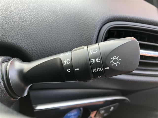 プリウス Ｓセーフティプラス　フルセグ　メモリーナビ　ＤＶＤ再生　バックカメラ　衝突被害軽減システム　ＥＴＣ　ＬＥＤヘッドランプ　記録簿（8枚目）