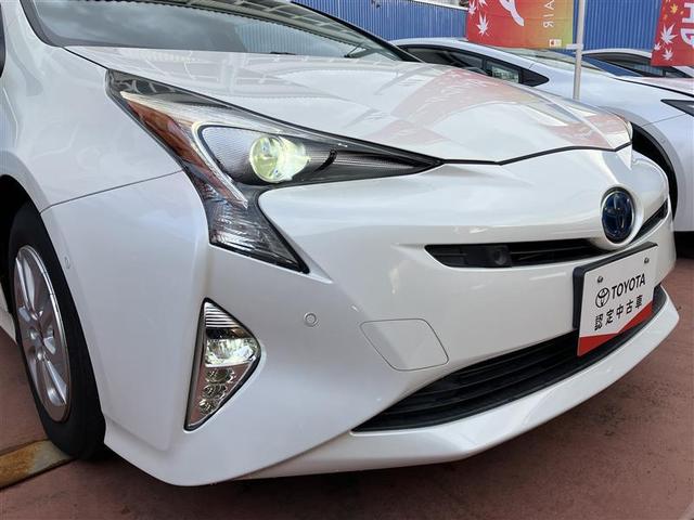 プリウス Ｓセーフティプラス　フルセグ　メモリーナビ　ＤＶＤ再生　バックカメラ　衝突被害軽減システム　ＥＴＣ　ＬＥＤヘッドランプ　記録簿（16枚目）