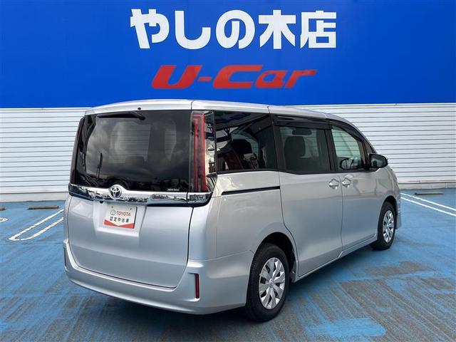 ノア Ｘ　フルセグ　メモリーナビ　ＤＶＤ再生　バックカメラ　衝突被害軽減システム　ＥＴＣ　電動スライドドア　ＬＥＤヘッドランプ　乗車定員７人　３列シート　記録簿　アイドリングストップ（3枚目）